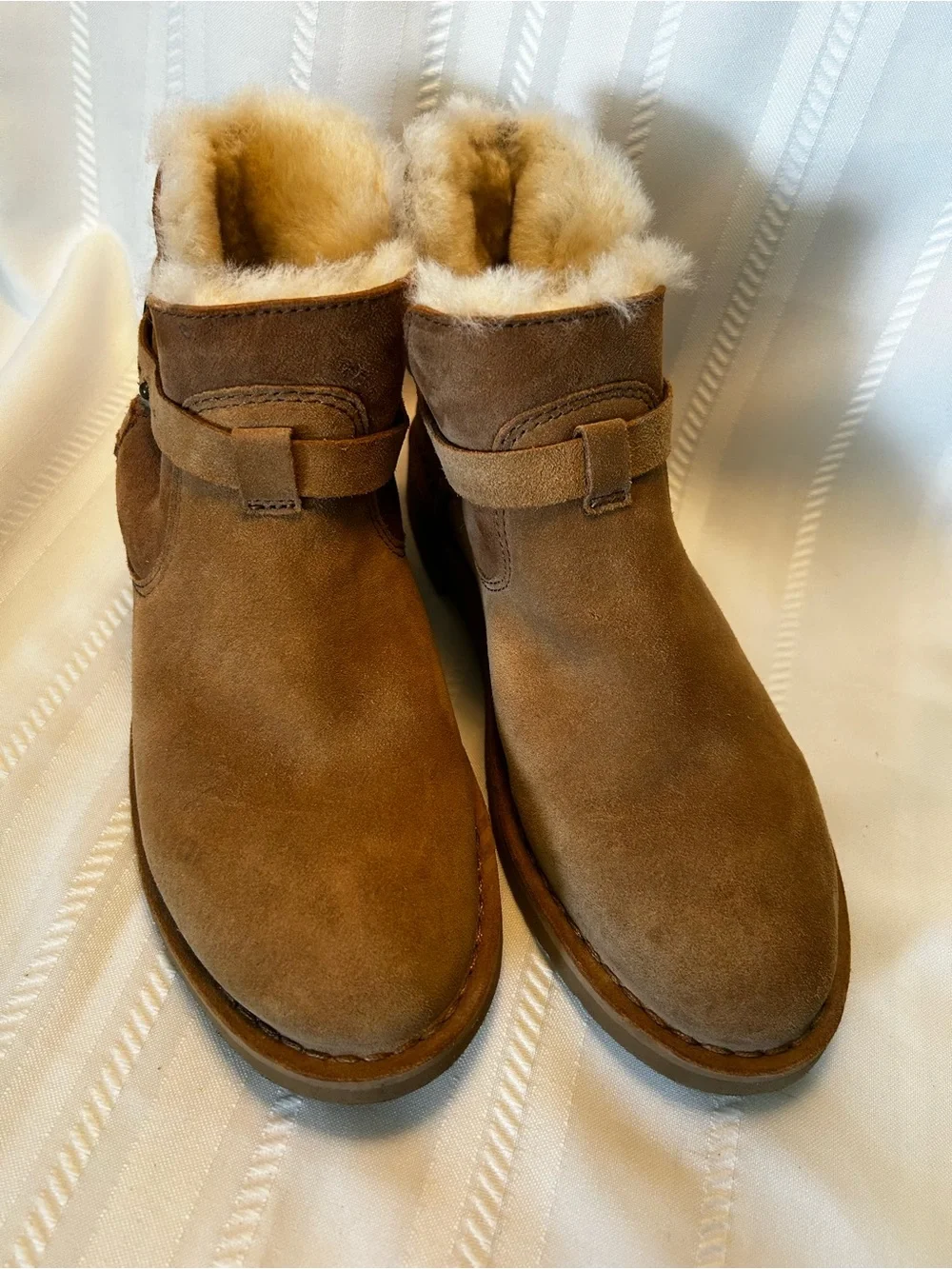 UGG Elisa Ankle Boots Chestnut Brown Suede Shesrling Womens 7.5 Buckle Strap